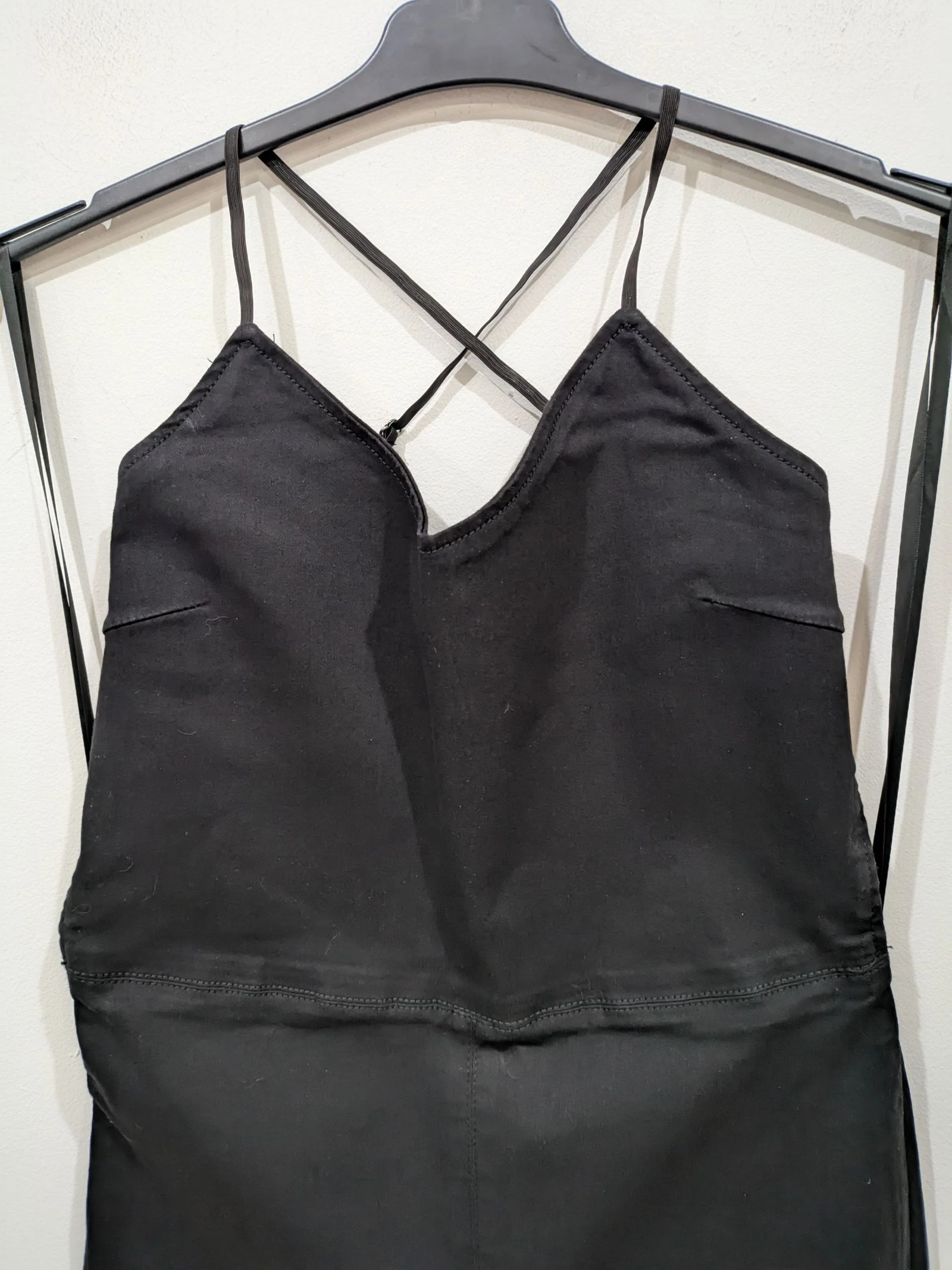 Mono largo negro denim con espalda cruzada y pata de elefante / campana talla M de Bershka  – photo 6
